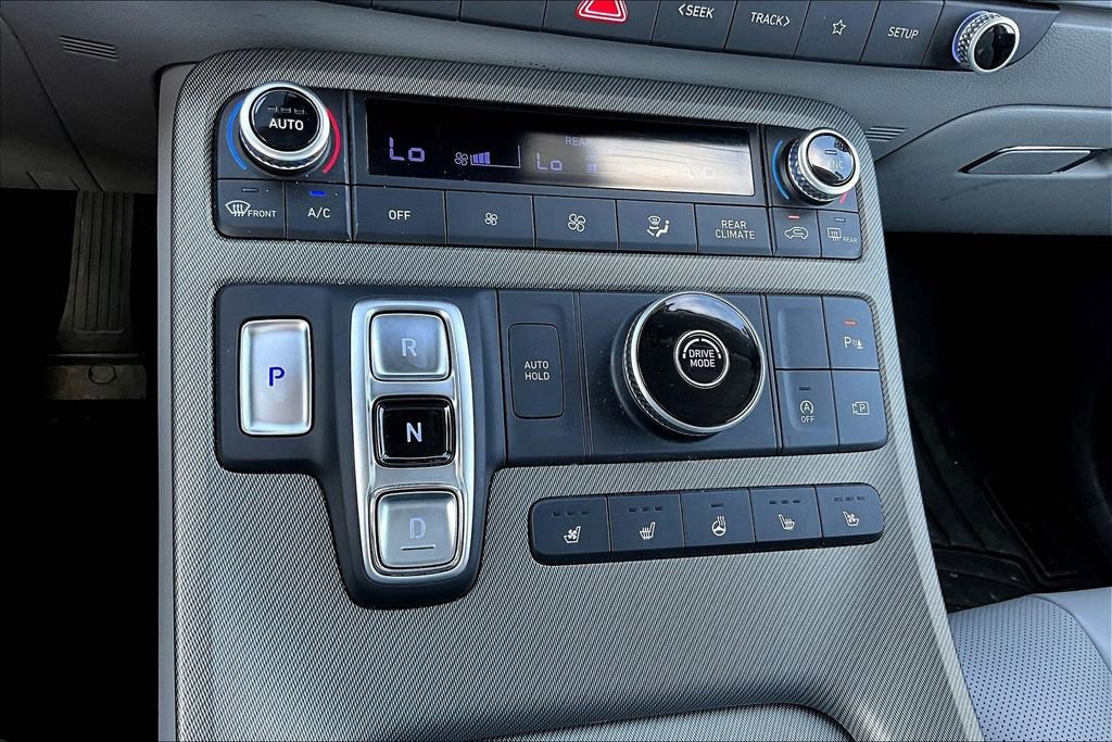 Used 2024 Hyundai Palisade SEL FWD image 16