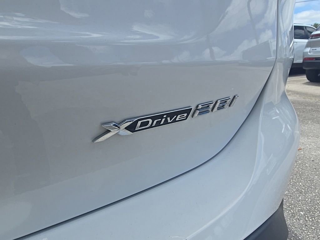 Used 2021 BMW X1 xDrive28i AWD/4WD image 11