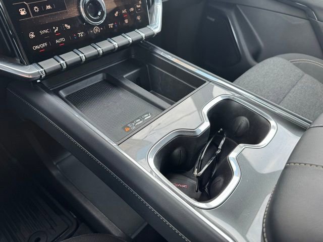 Used 2025 GMC Acadia Elevation image 12