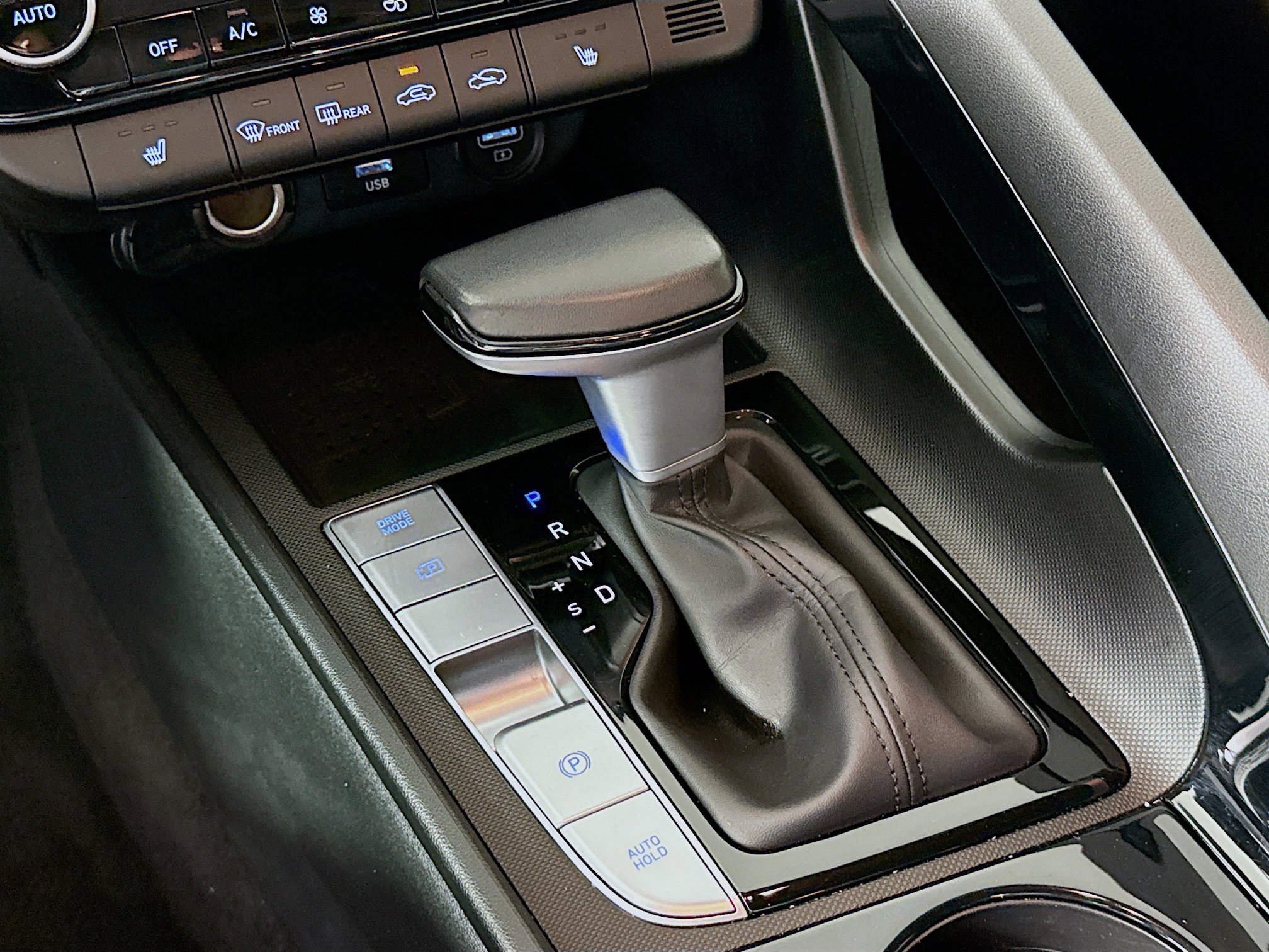 Used 2023 Hyundai Elantra Limited image 20