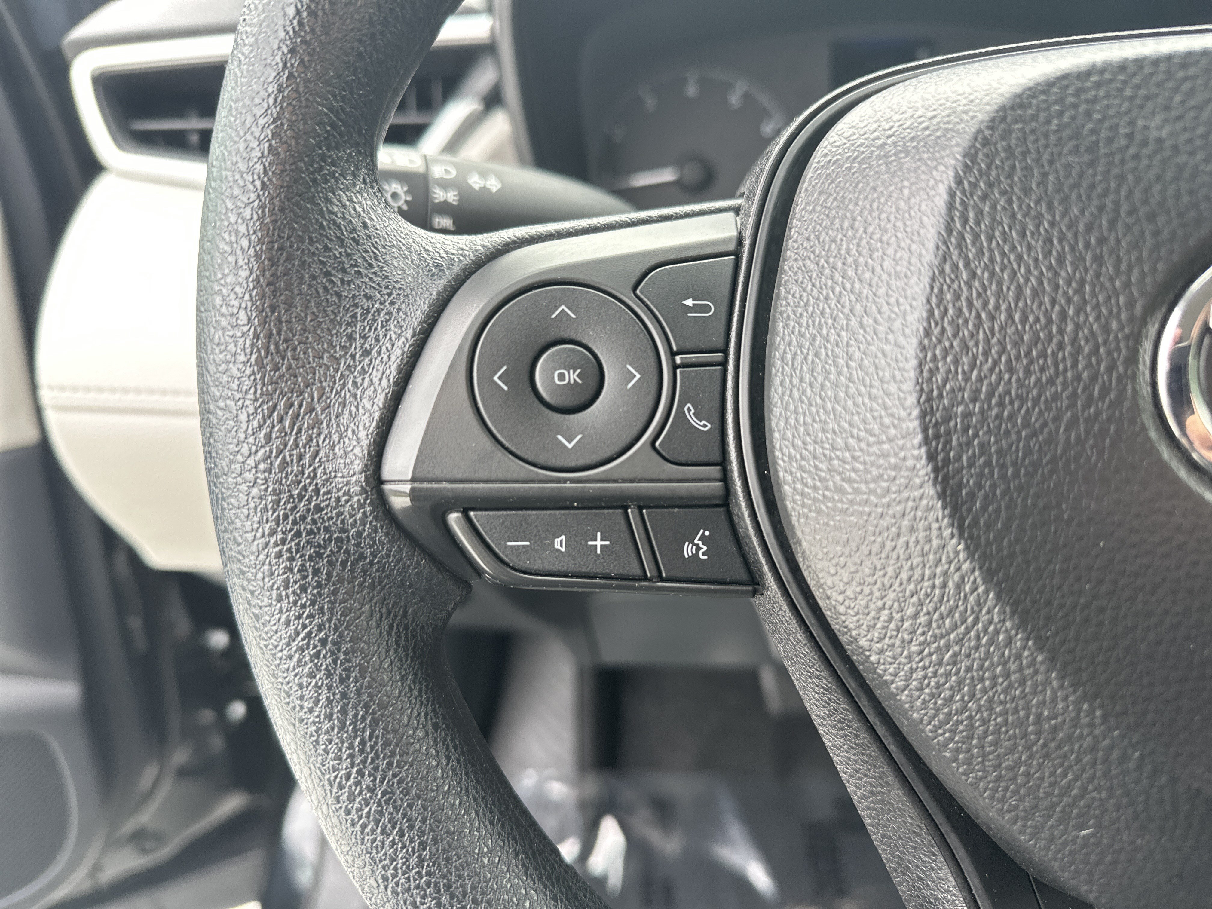 Certified 2025 Toyota Corolla Cross L FWD image 19