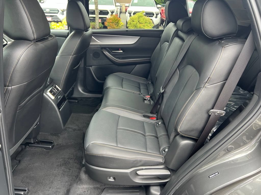 Used 2024 MAZDA CX-90 Plug-In Hybrid w/ Preferred AWD/4WD image 17