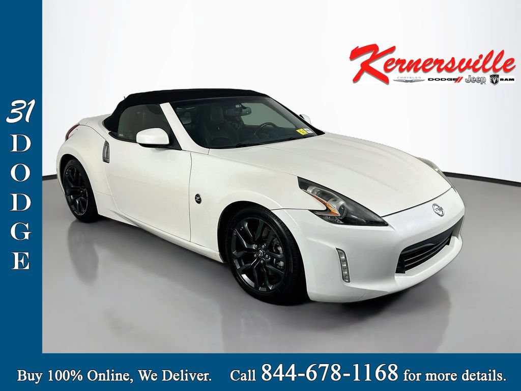 Used 2019 Nissan 370Z Touring RWD image 1