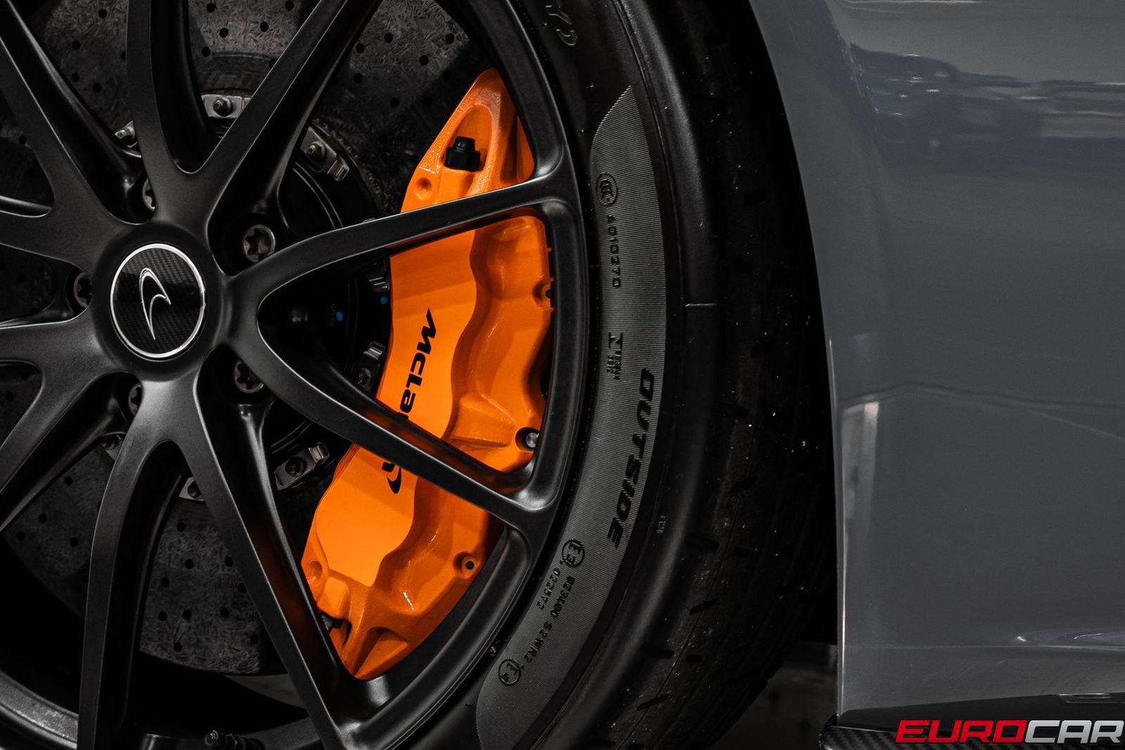 Used 2016 McLaren 675LT Spider RWD image 28