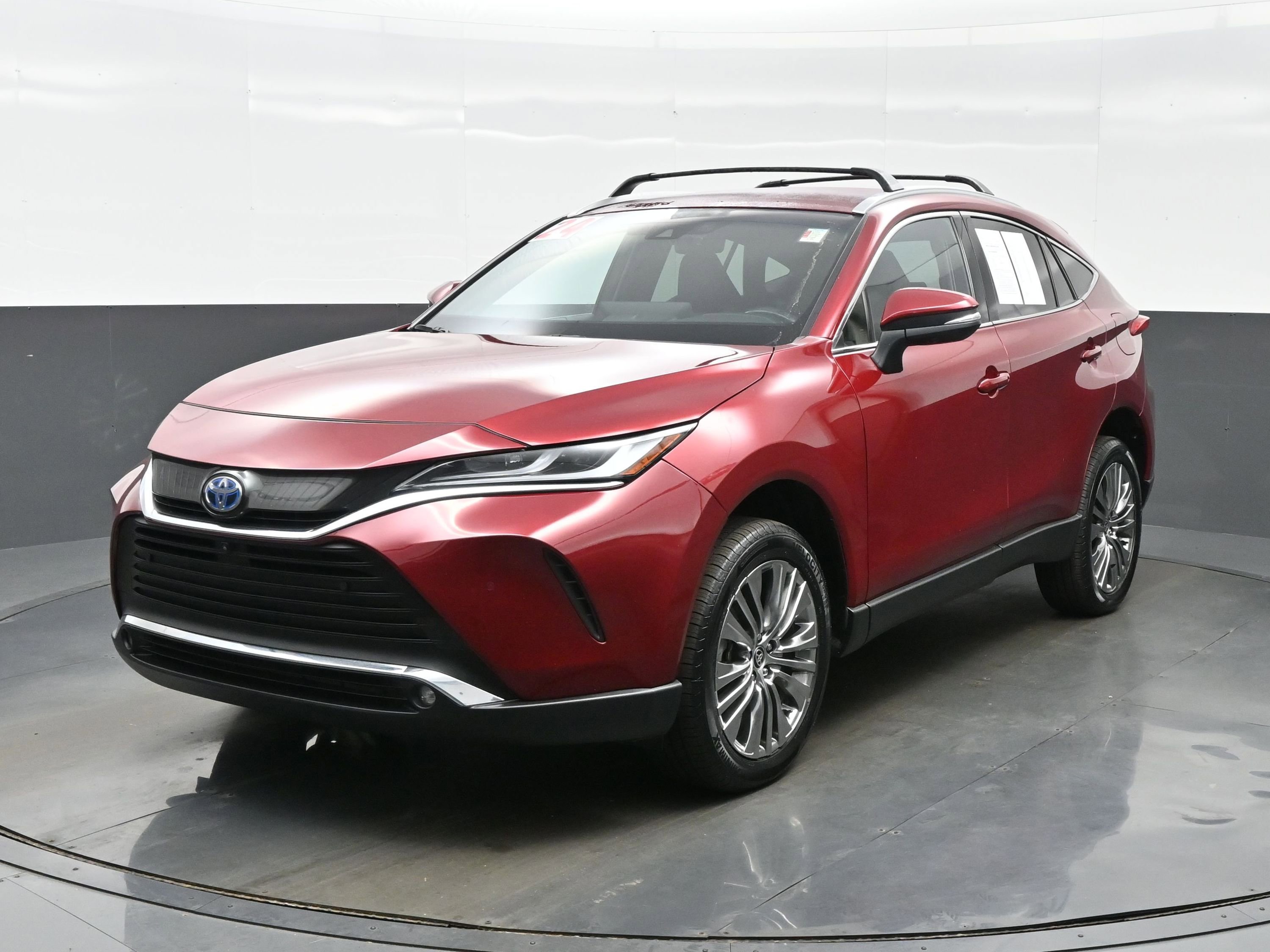 Used 2024 Toyota Venza Limited AWD/4WD image 2