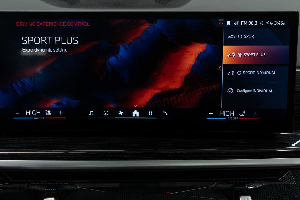 Used 2025 BMW X6 xDrive40i w/ Climate Comfort Package image 26