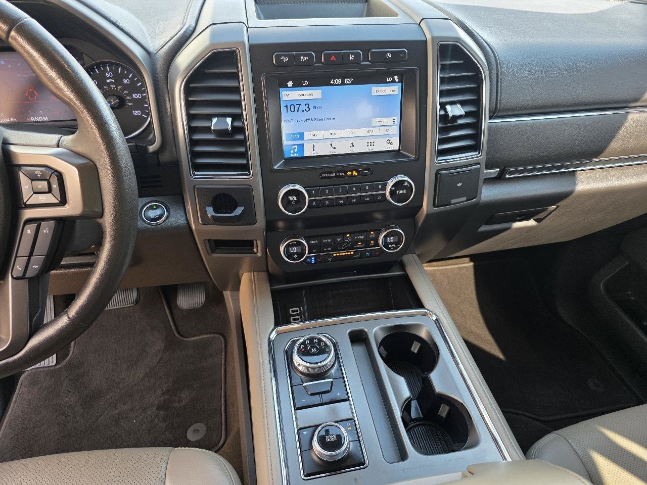Used 2019 Ford Expedition XLT w/ Equipment Group 202A AWD/4WD image 17
