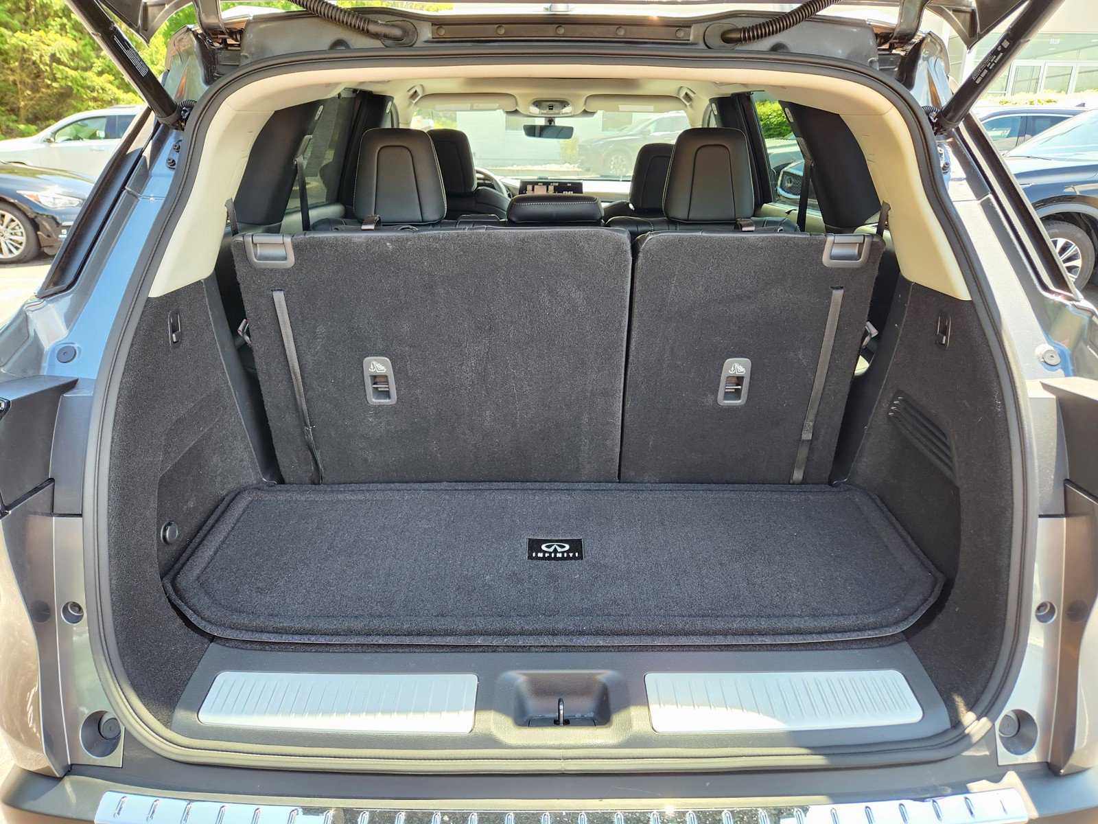 Used 2023 INFINITI QX60 Luxe w/ Cargo Package AWD/4WD image 8