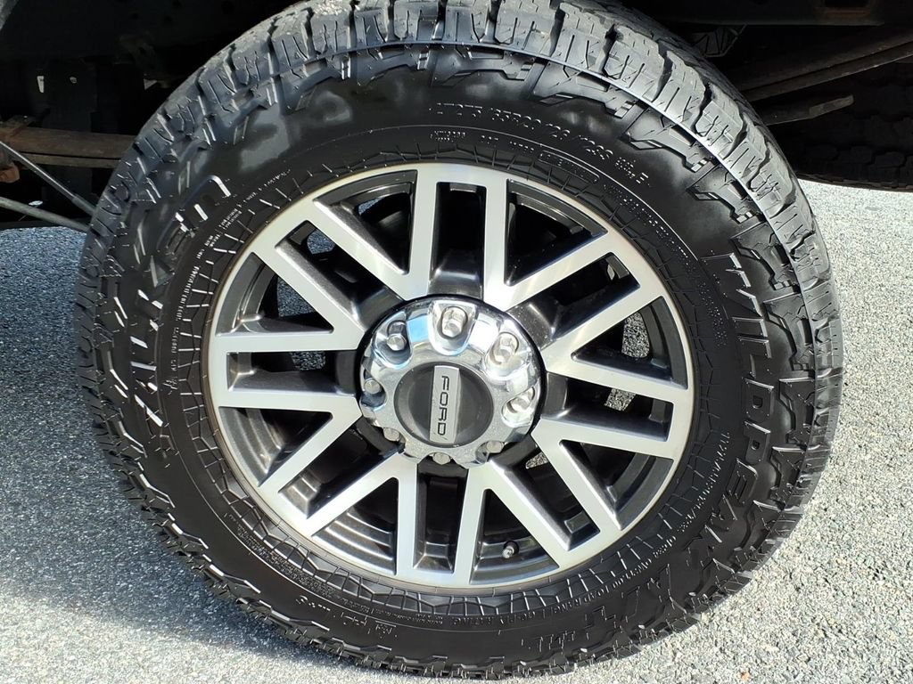 Used 2019 Ford F250 Lariat w/ Lariat Ultimate Package AWD/4WD image 9