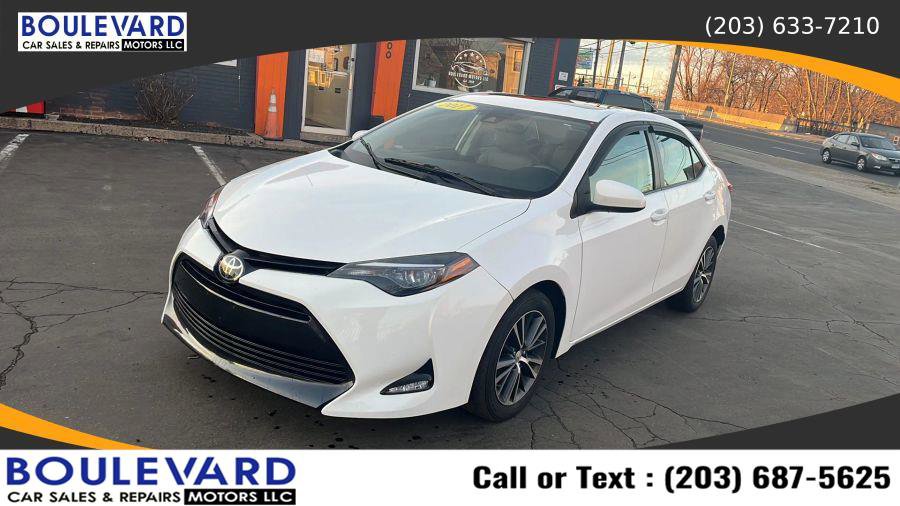 Used 2017 Toyota Corolla LE w/ LE Premium Package w/Moonroof image 4