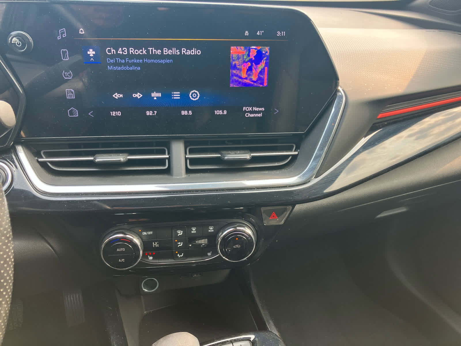 Used 2025 Chevrolet Trax RS w/ Driver Confidence Package image 18