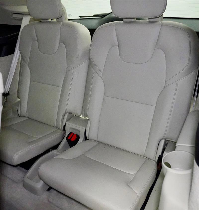 Used 2016 Volvo XC90 T6 Momentum image 6
