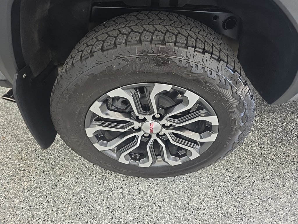 Used 2025 GMC Canyon Denali AWD/4WD image 15