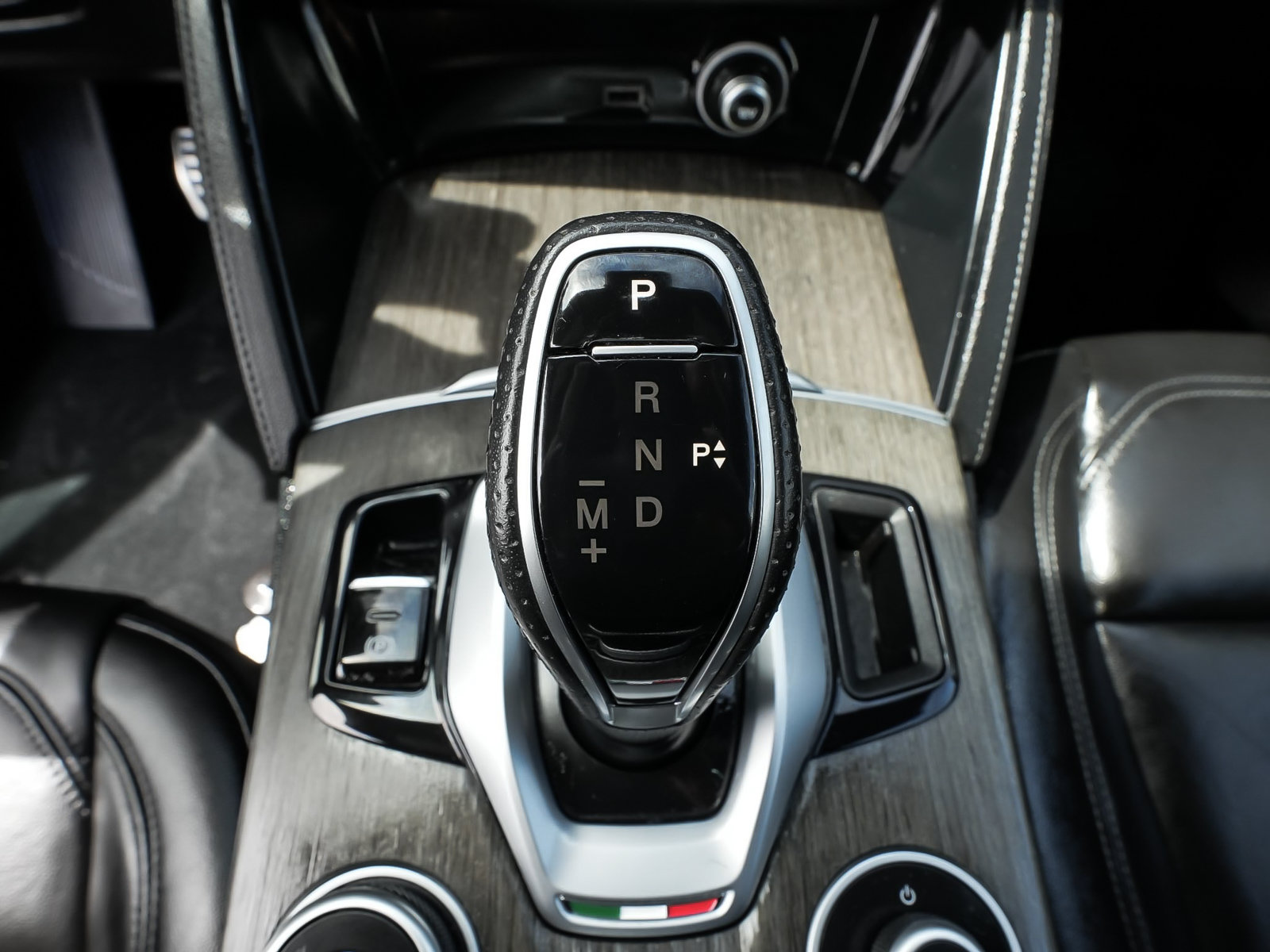 Used 2023 Alfa Romeo Stelvio Ti AWD/4WD image 26