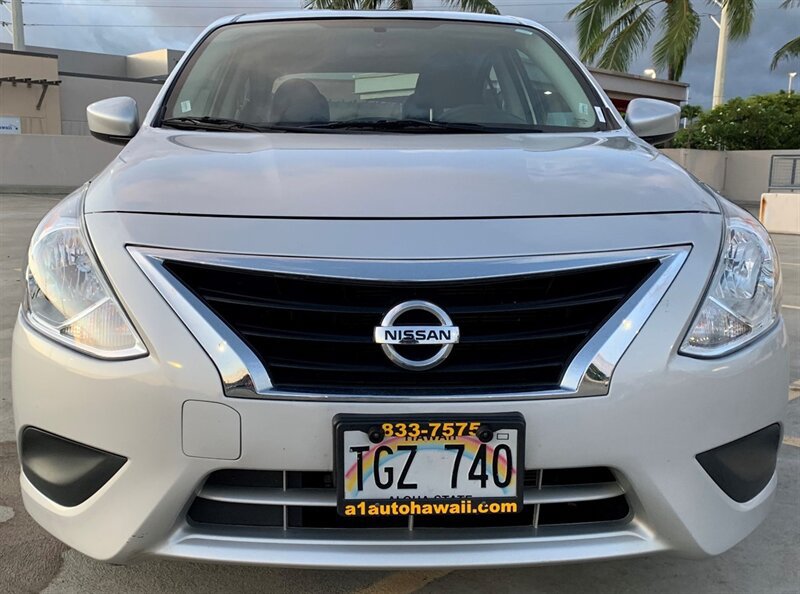 Used 2018 Nissan Versa SV FWD image 7