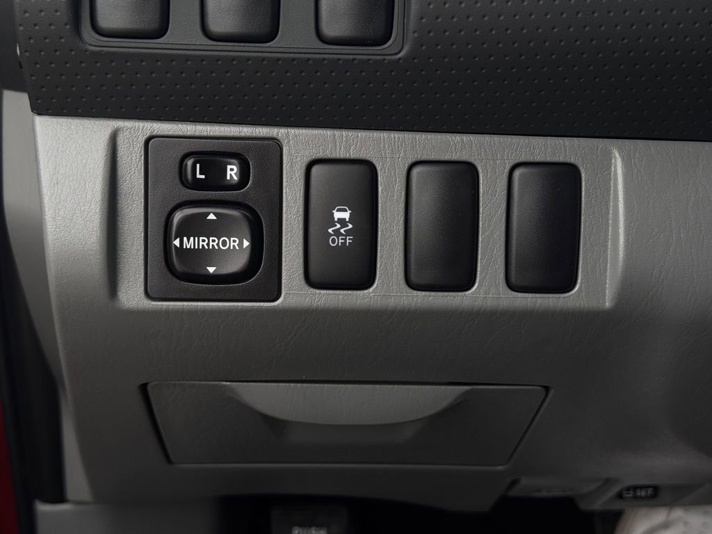 Used 2014 Toyota Tacoma PreRunner w/ Convenience Package RWD image 21