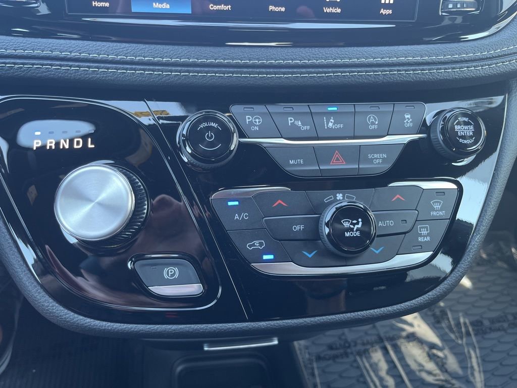 New 2025 Chrysler Pacifica Select image 17