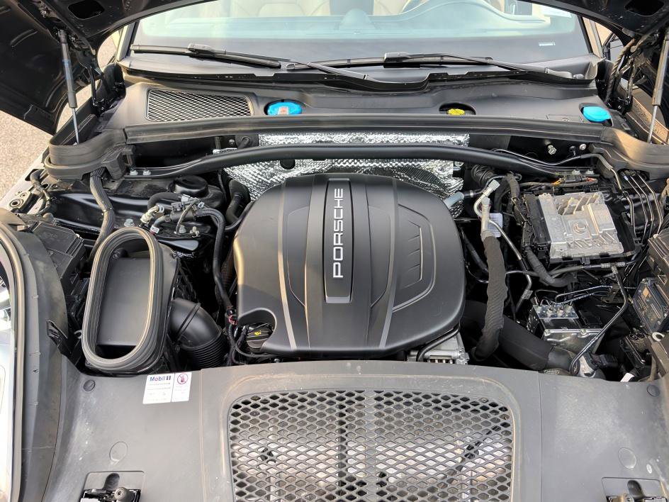 Used 2021 Porsche Macan image 28