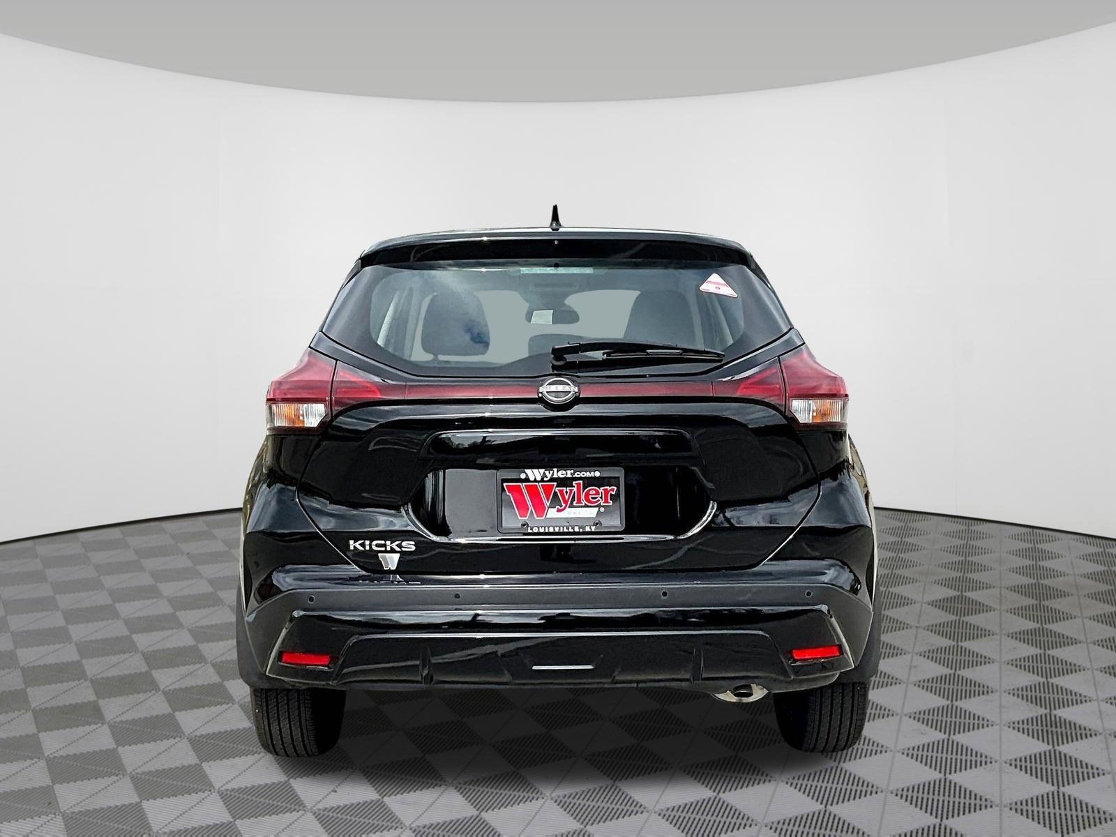 Used 2024 Nissan Kicks S image 5