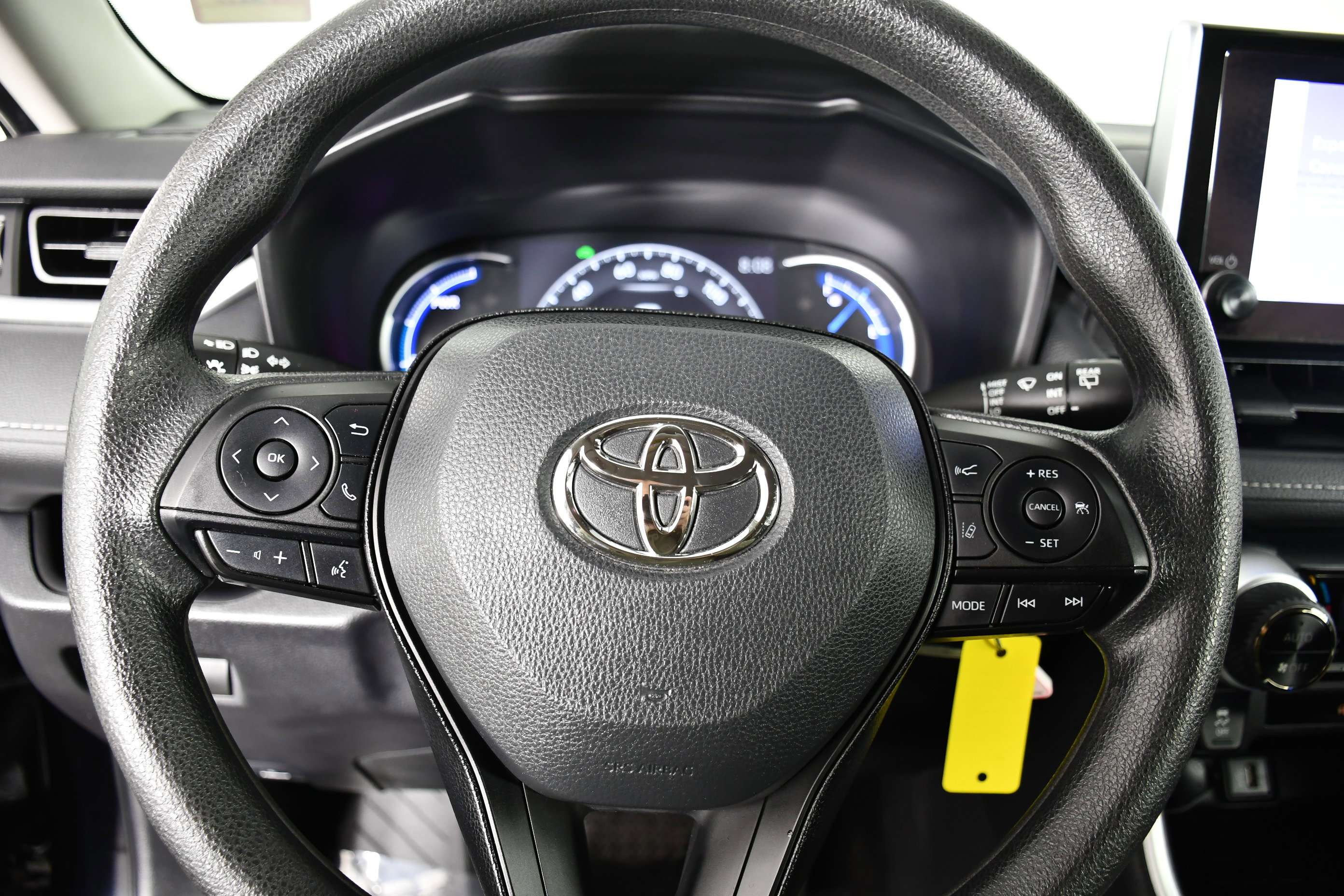 Used 2024 Toyota RAV4 LE AWD/4WD image 19