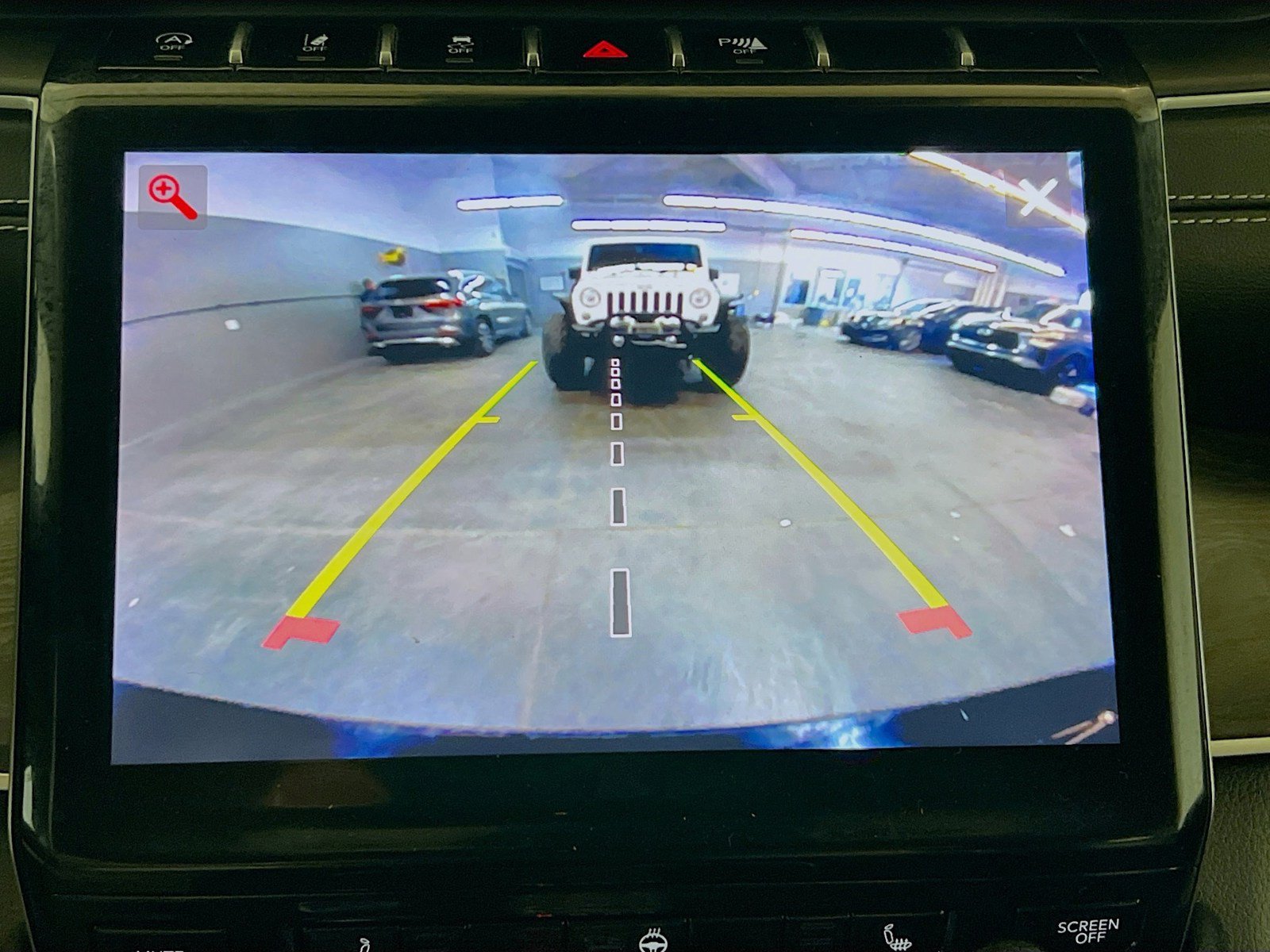 Used 2024 Jeep Grand Cherokee Limited AWD/4WD image 10