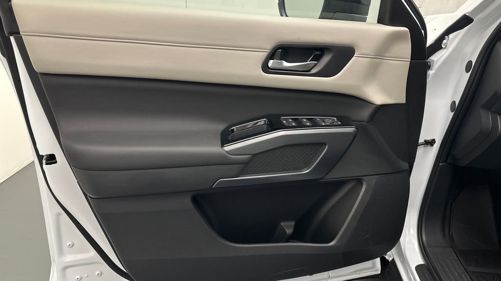 New 2026 Nissan Pathfinder SL AWD/4WD image 14