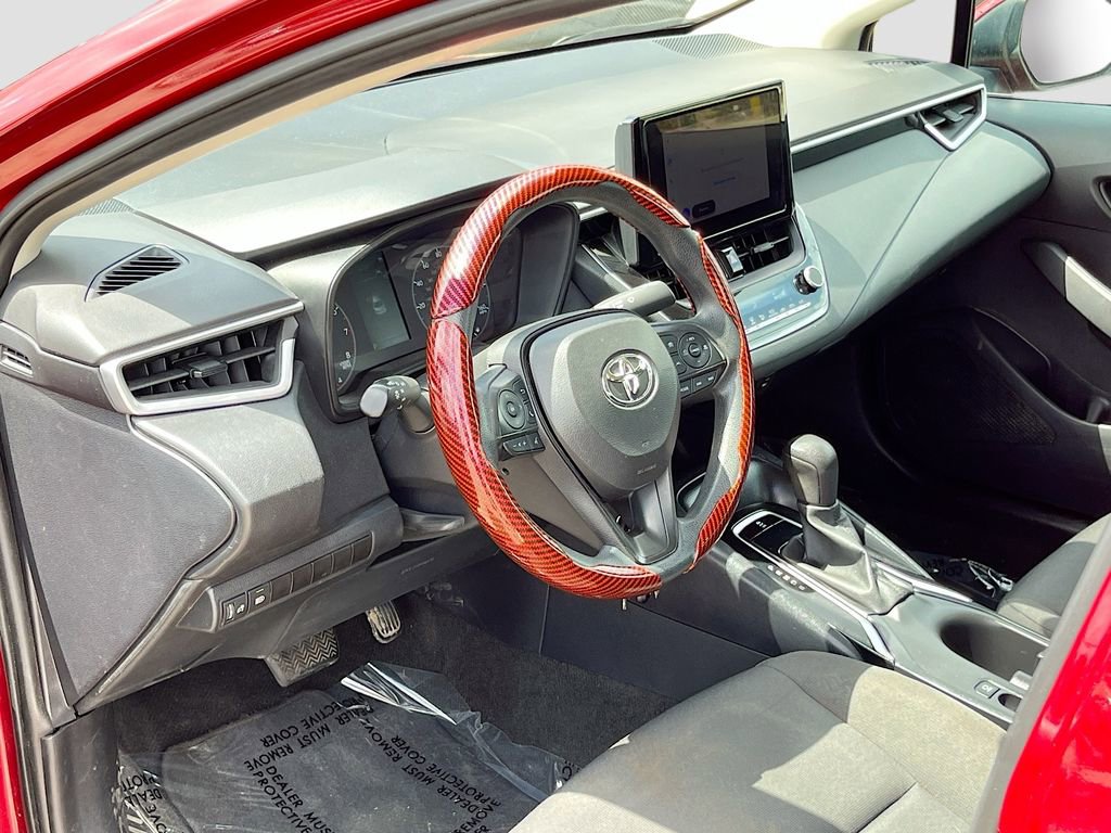 Used 2023 Toyota Corolla LE FWD image 9
