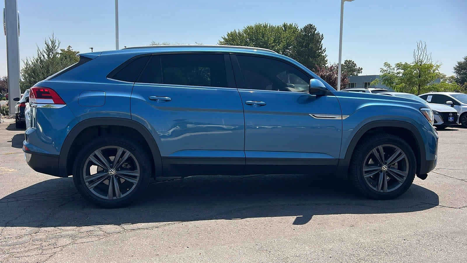 Used 2020 Volkswagen Atlas Cross Sport SE AWD/4WD image 4