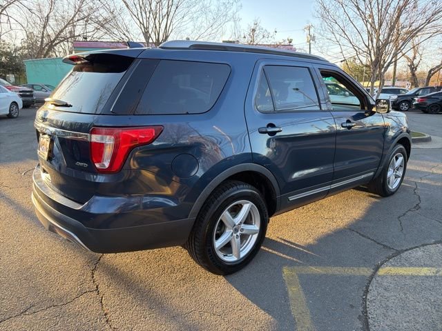 Used 2016 Ford Explorer XLT w/ Equipment Group 202A image 6