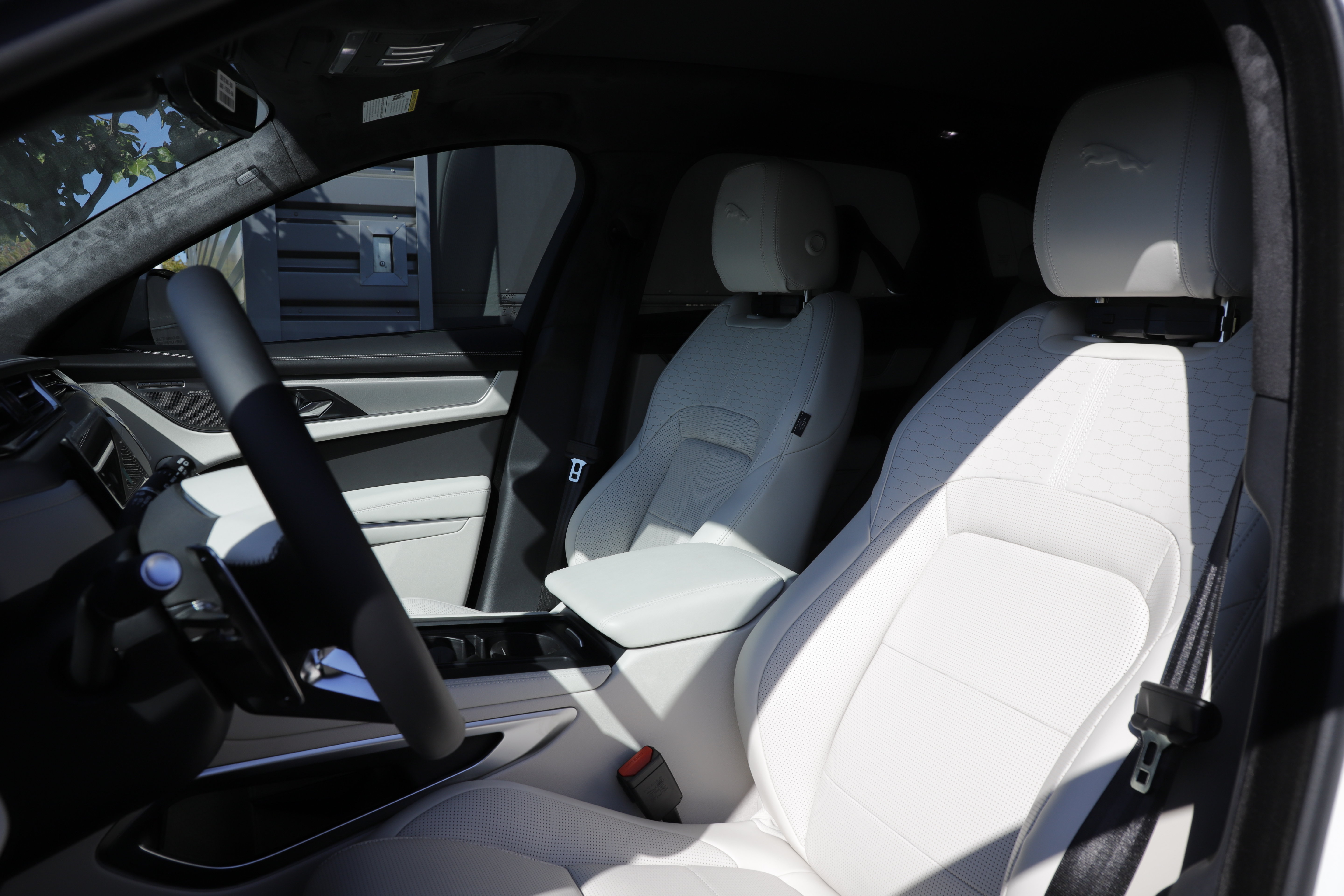 New 2026 Jaguar F-PACE R-Dynamic S AWD/4WD image 16