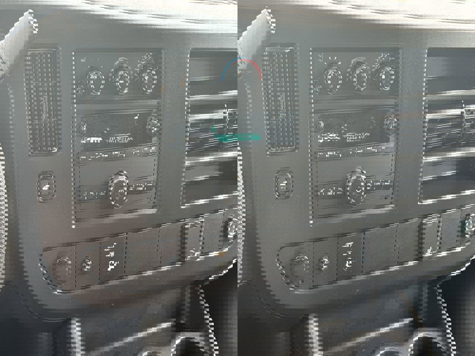 Used 2024 GMC Savana 2500 w/ Driver Convenience Package image 28