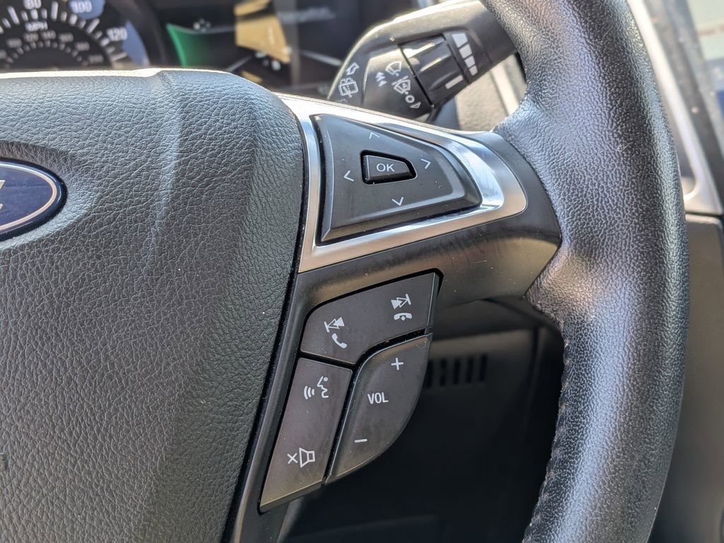 Used 2020 Ford Edge SEL image 17