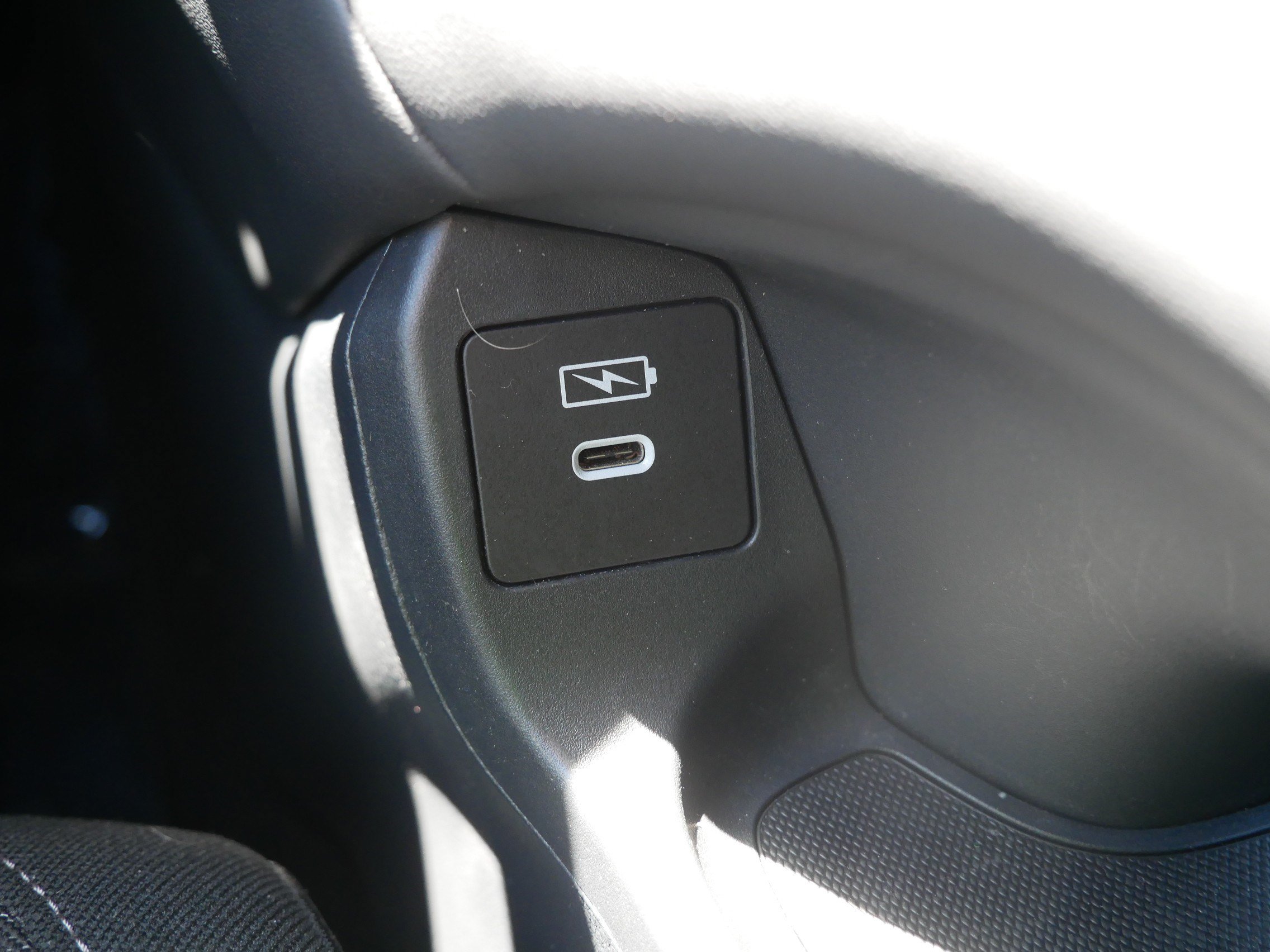 Certified 2024 Honda HR-V LX image 33