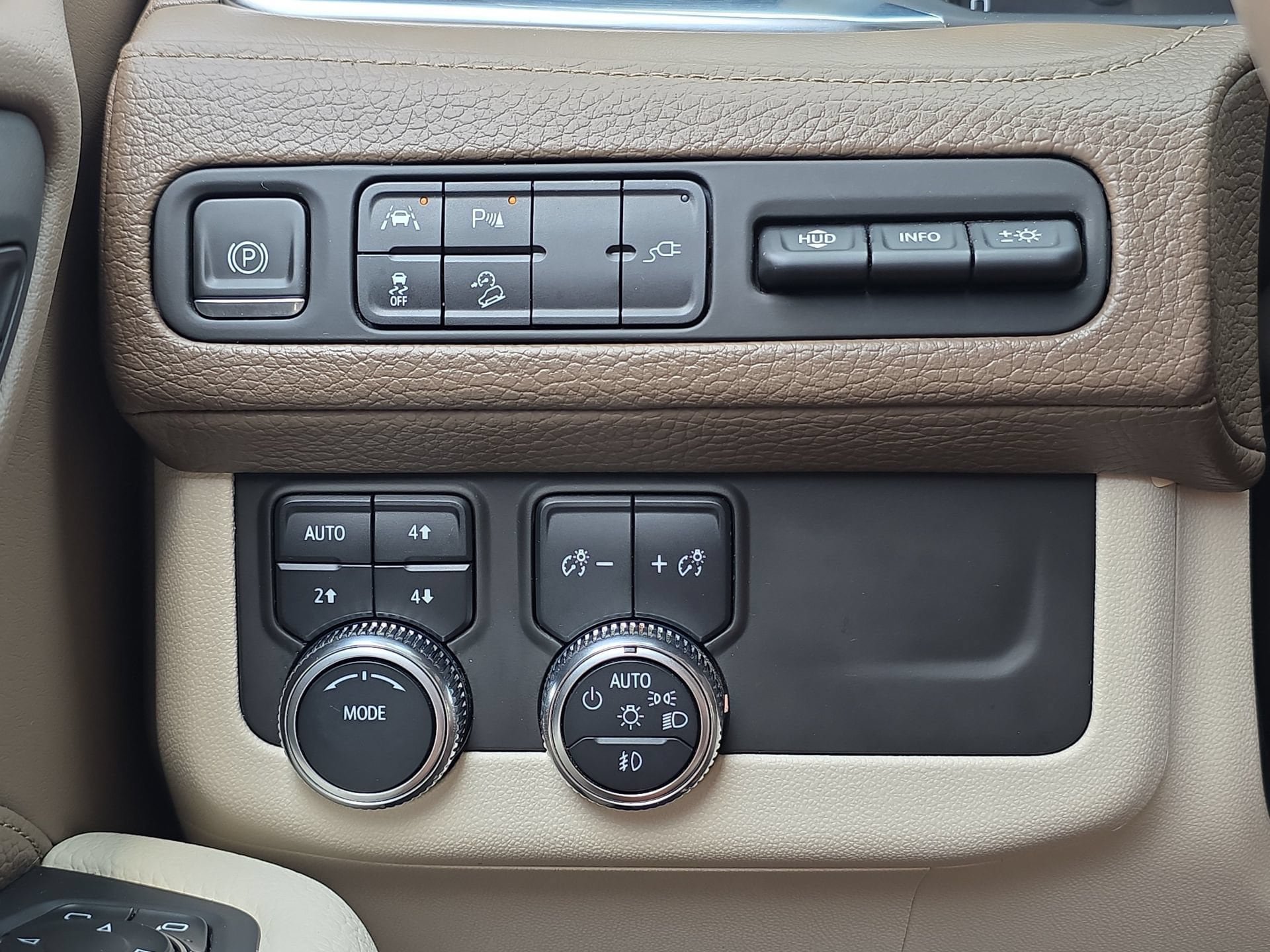 Used 2021 GMC Yukon XL Denali AWD/4WD image 29