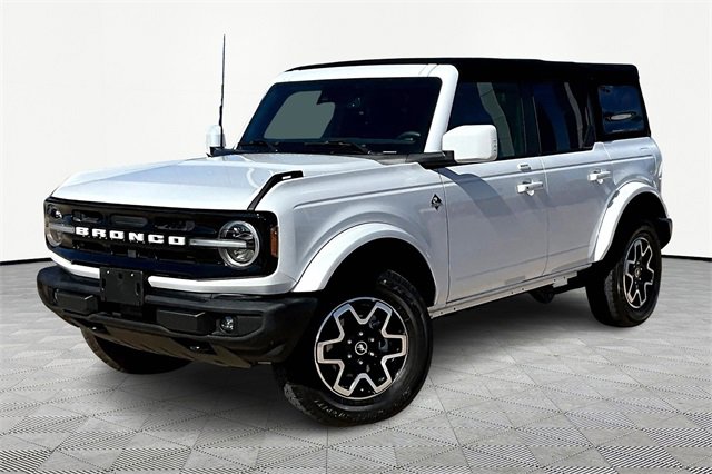 Used 2022 Ford Bronco Outer Banks image 1