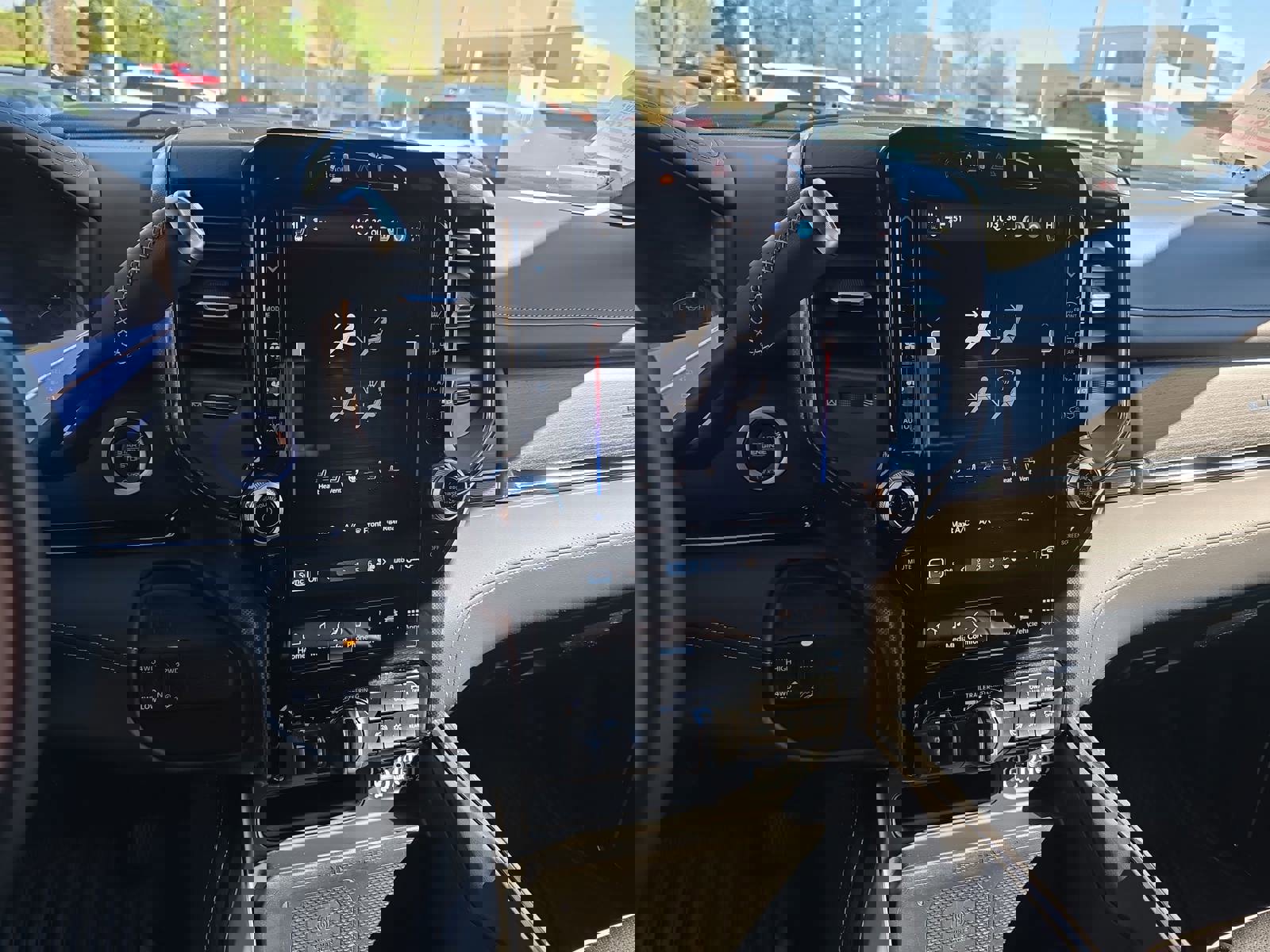 Used 2024 RAM 2500 Limited image 22