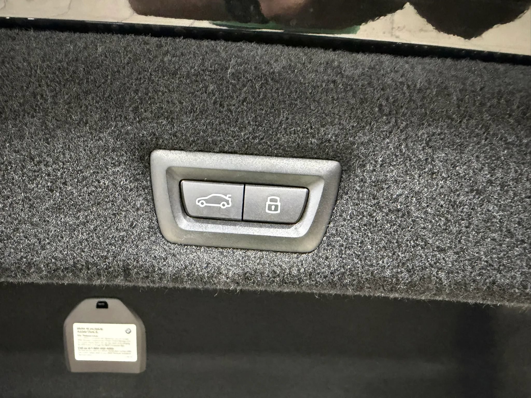 Used 2024 BMW i7 xDrive60 AWD/4WD image 33
