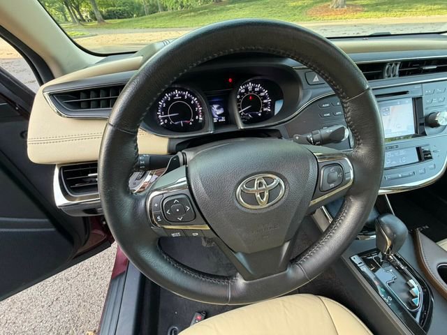 Used 2015 Toyota Avalon XLE Premium FWD image 18
