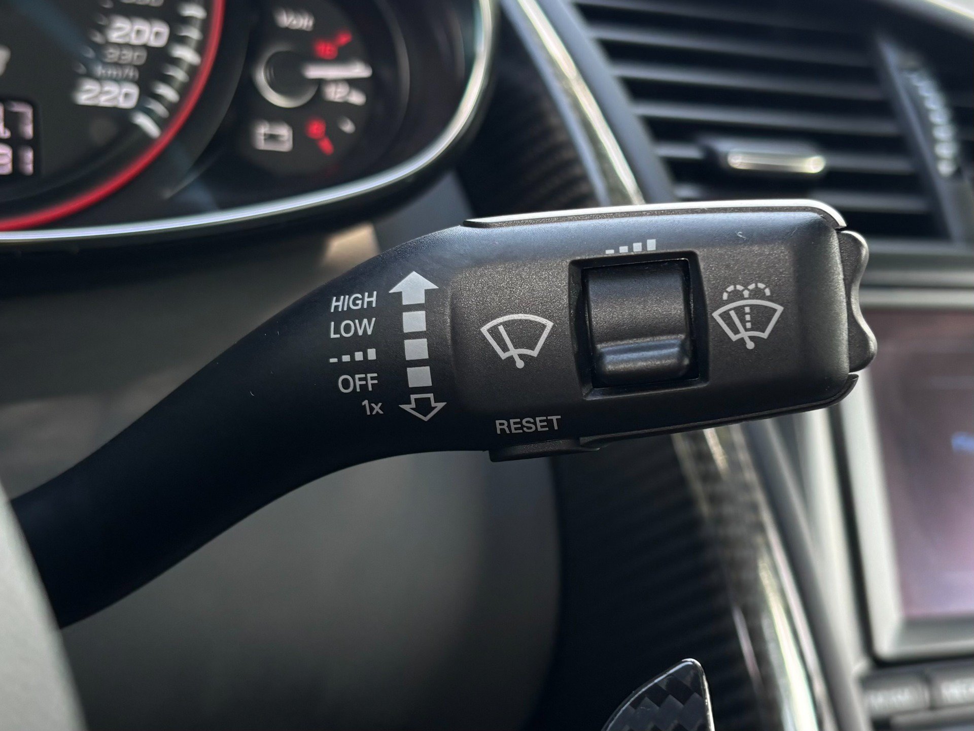 Used 2011 Audi R8 V10 AWD/4WD image 25
