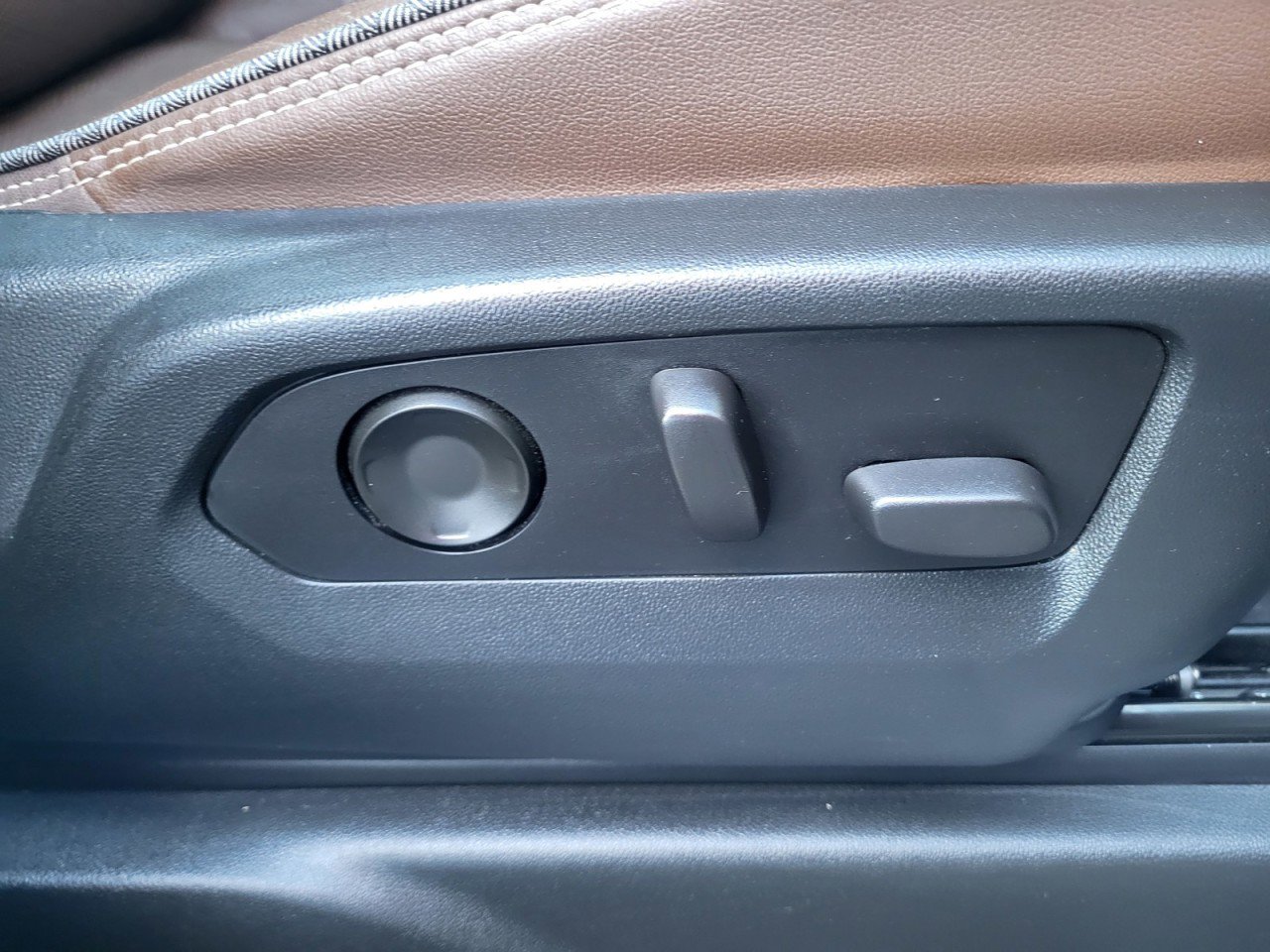 Used 2021 Chevrolet Suburban High Country w/ Premium Package image 43