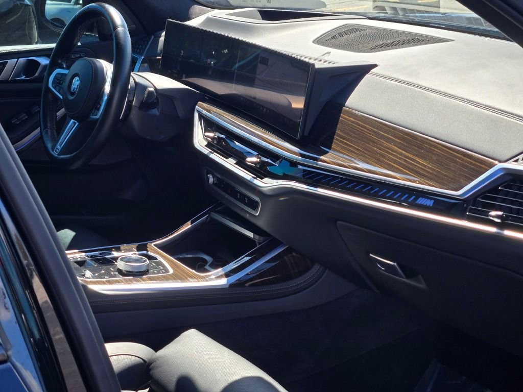Used 2024 BMW X7 M60i w/ Executive Package AWD/4WD image 12