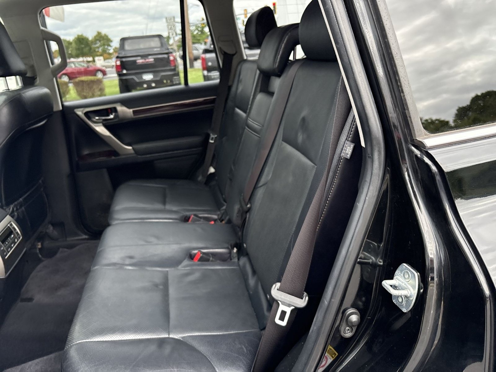 Used 2018 Lexus GX 460 Premium w/ Premium Package AWD/4WD image 25