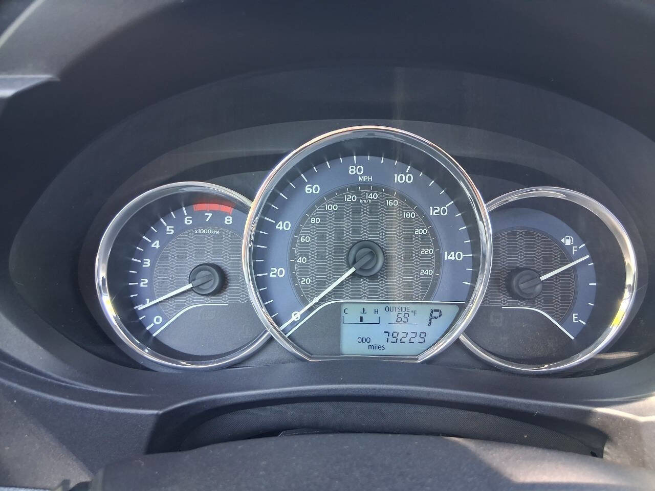 Used 2015 Toyota Corolla L image 16