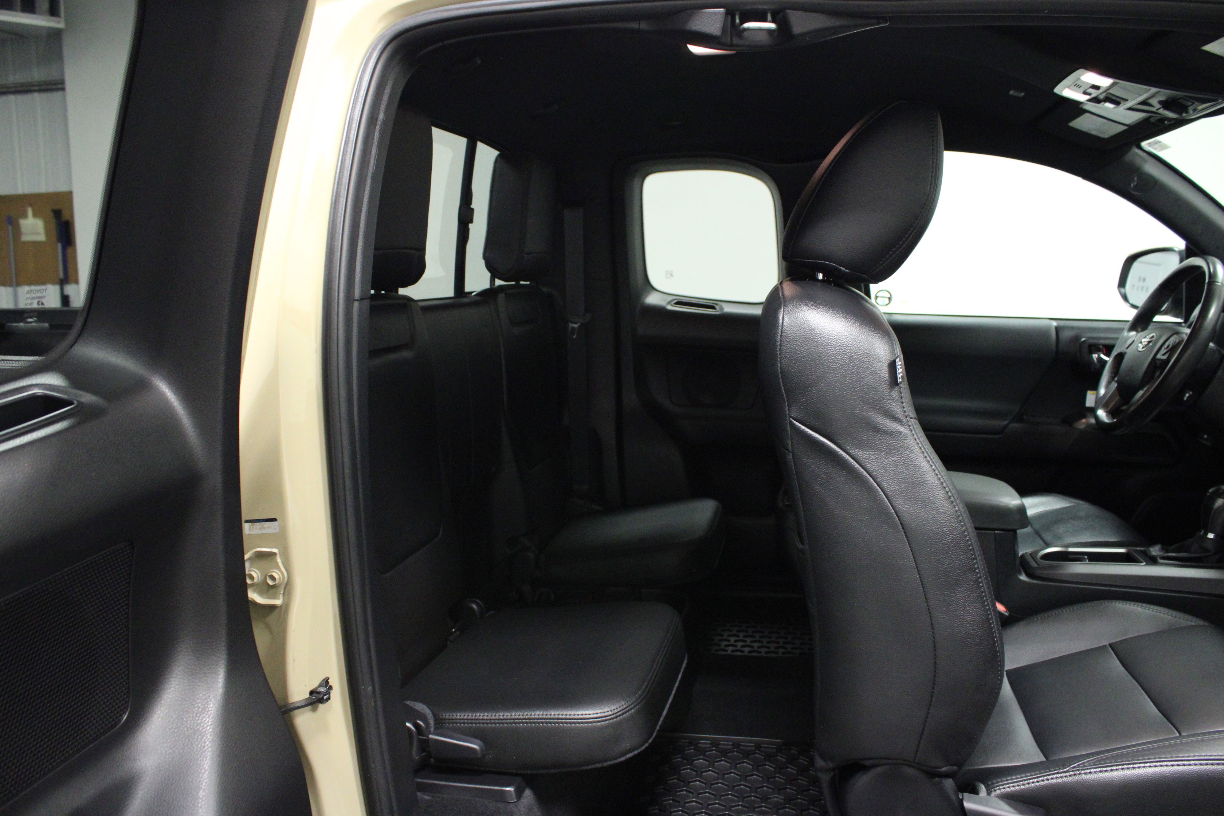 Used 2020 Toyota Tacoma TRD Off-Road image 15