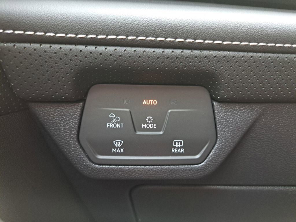 New 2026 Volkswagen Atlas SE FWD image 15