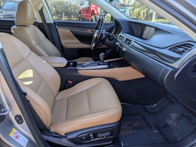 Used 2016 Lexus GS 200t image 34
