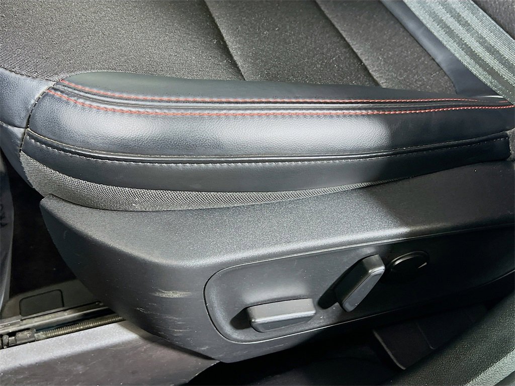 Used 2025 Ford Escape ST-Line image 18