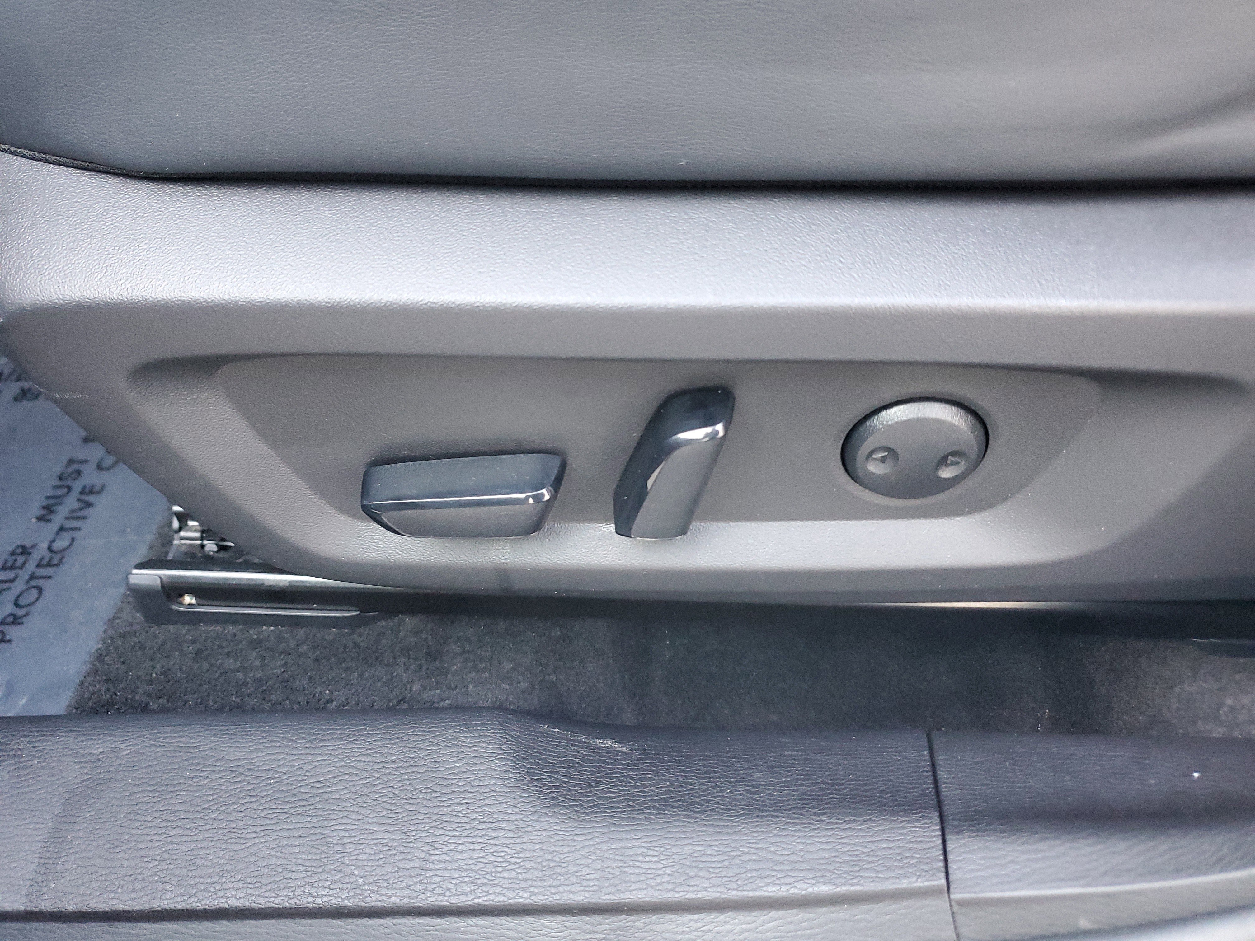 Used 2025 Mitsubishi Outlander SE image 12