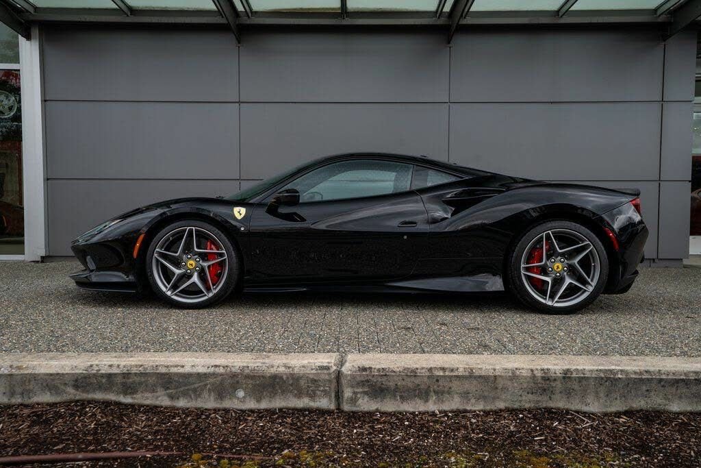 Used 2021 Ferrari F8 Tributo image 4