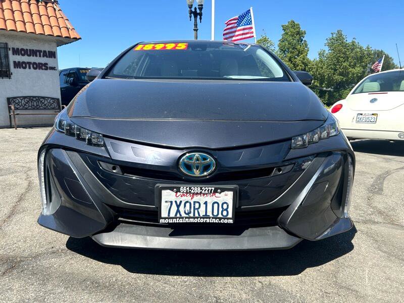 Used 2017 Toyota Prius Prime Premium image 2